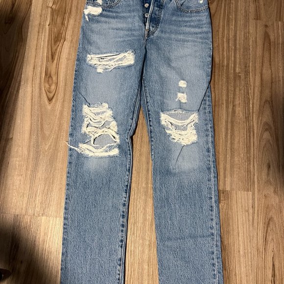 Levi's Premium 501 Original Distressed Straight leg in Luxor Street - Picture 5 of 7